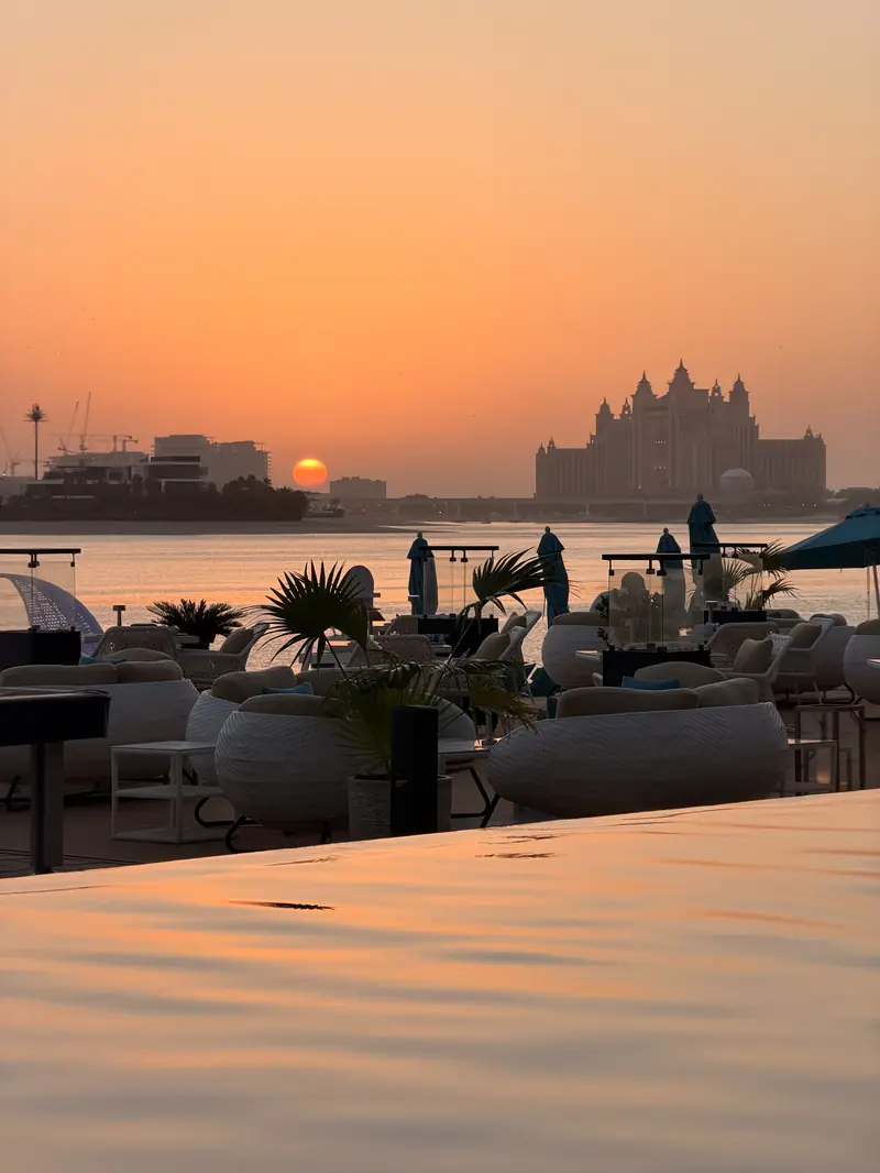 Pôr do sol em Dubai visto do hotel